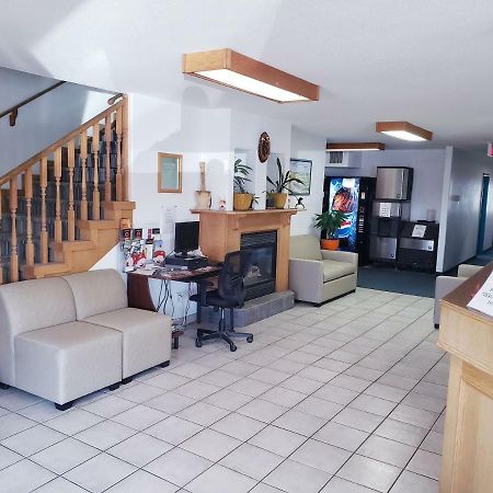 Travel-Inn Resort & Campground Saskatoon Exteriör bild